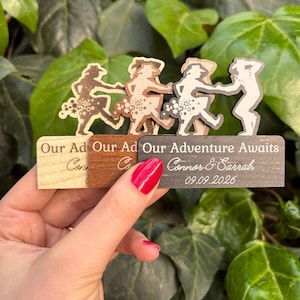 Calamita Western Save the Date – Bomboniera per matrimonio con ballo country – Ricordo di nozze in legno personalizzato – Calamita rustica per frigorifero con tema cowboy e cowgirl