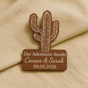 Calamita "Save the Date" a forma di cactus: bomboniera rustica personalizzata per celebrazioni a tema deserto, western, boho e country.