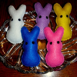 Set of 5 Felt Easter Bunny Peeps Primitive Bowl Fillers Farm House country Ornies image 1