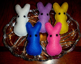 Set of 5 Felt Easter Bunny Peeps Primitive Bowl Fillers Farm House country Ornies