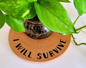 SOBREVIVIRÉ - Salvamanteles redondo de corcho de 19 cm (7,5 pulgadas) personalizable