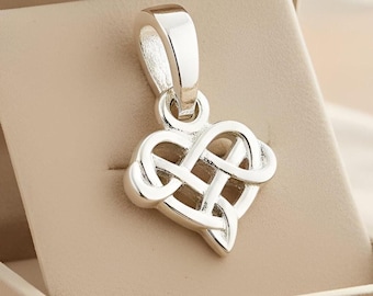 Tiny 925 Sterling Silver Celtic Love Knot Pendant Symbol of Eternal Love & Unity 2048