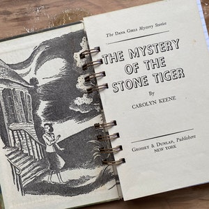 VINTAGE DANA GIRLS 1963 Mystery Journal Book imagem 2