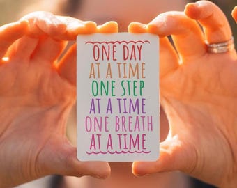 Personalised Pocket Hug Token – One Day At A Time Gift – Anxiety Support Gift – Mental Health Keepsake – Positive Affirmation Token