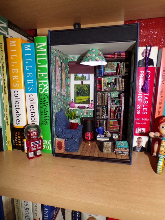 Miniature Book Nook Room Library Room Shadow Box Doll -  UK