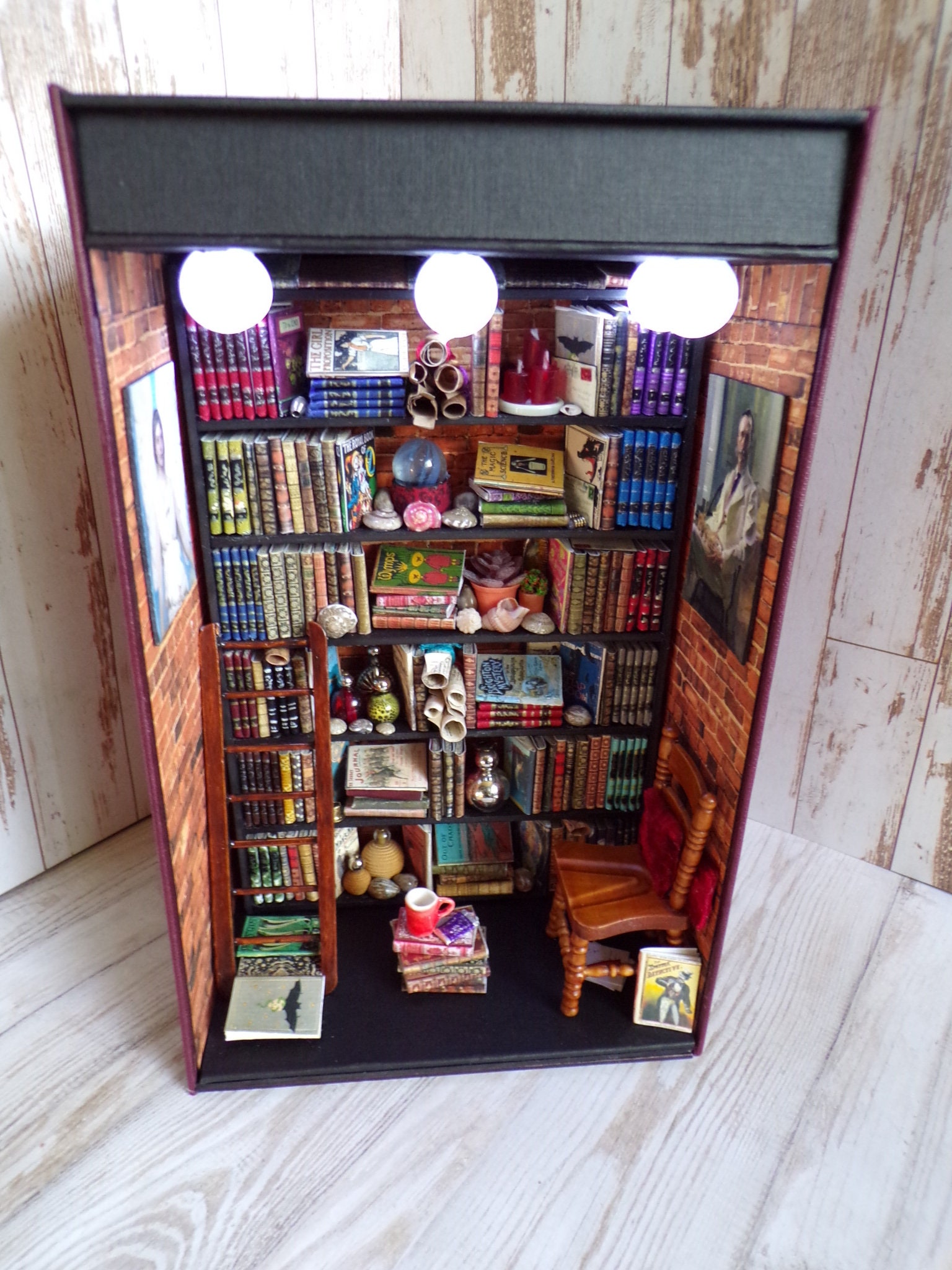 Booknook, Book Nook, Diorama. Book Alley Shelf Insert, Book Lover Gift,  Library Room, Heaps of Books, Cosy Chair. -  Sweden