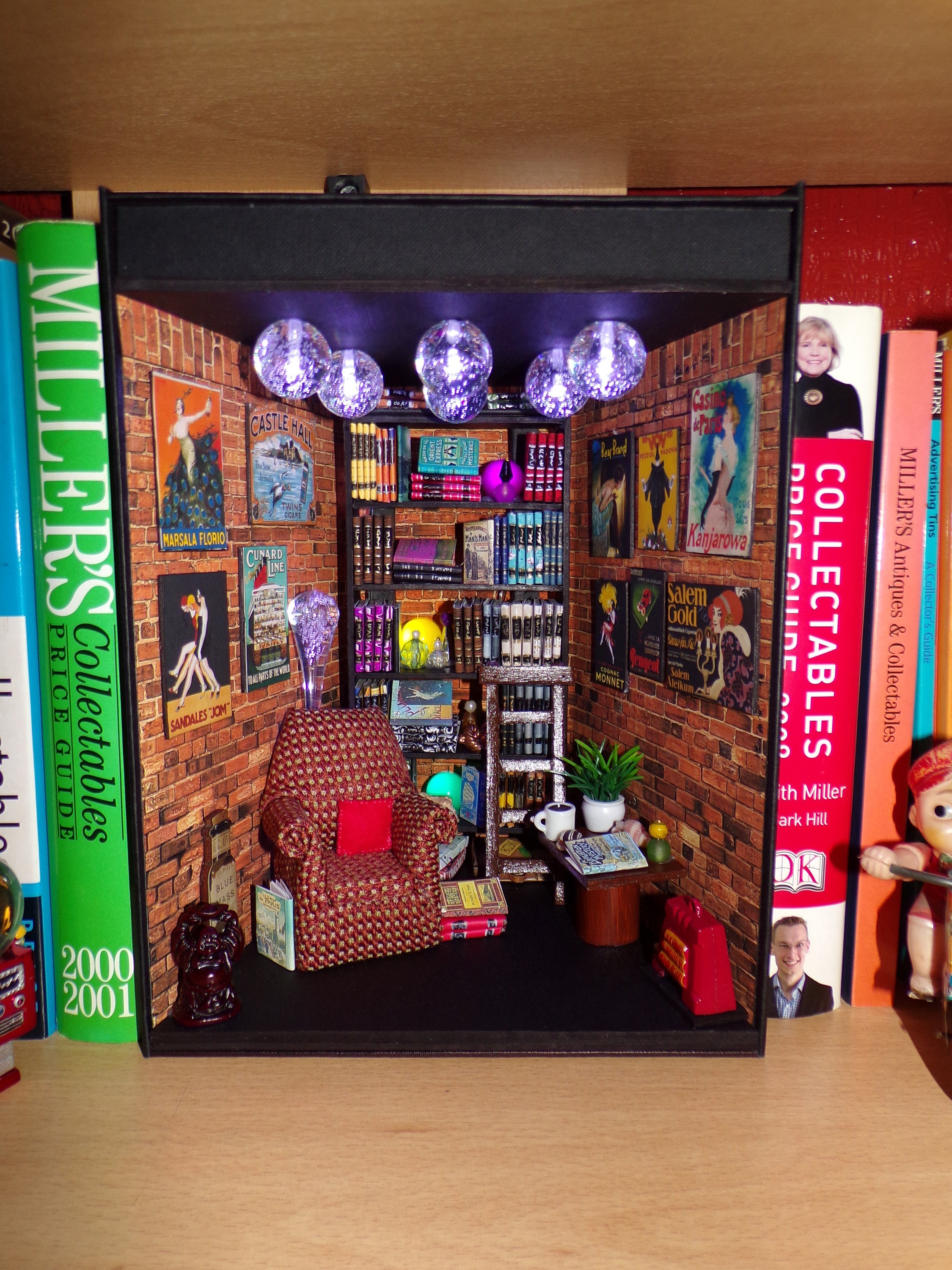 Booknook, Book Nook, Diorama. Book Alley Shelf Insert, Book Lover Gift,  Library Room, Heaps of Books, Cosy Chair. 