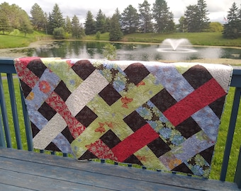 Woven Cotton Quilt: Hand-Crafted Flower Leaf Design