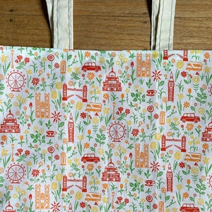 Sac fourre-tout fait main, entièrement doublé, Liberty London, L'été en ville, rouge, orange, vert