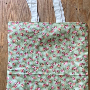 Sac fourre-tout fait main, entièrement doublé, petit champignon, campagne, rouge et vert mousse