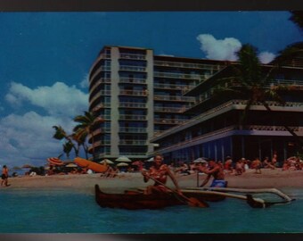 The Reef Hotel * Waikiki Beach, Hawaii * Mike Roberts * Vintage Postcard
