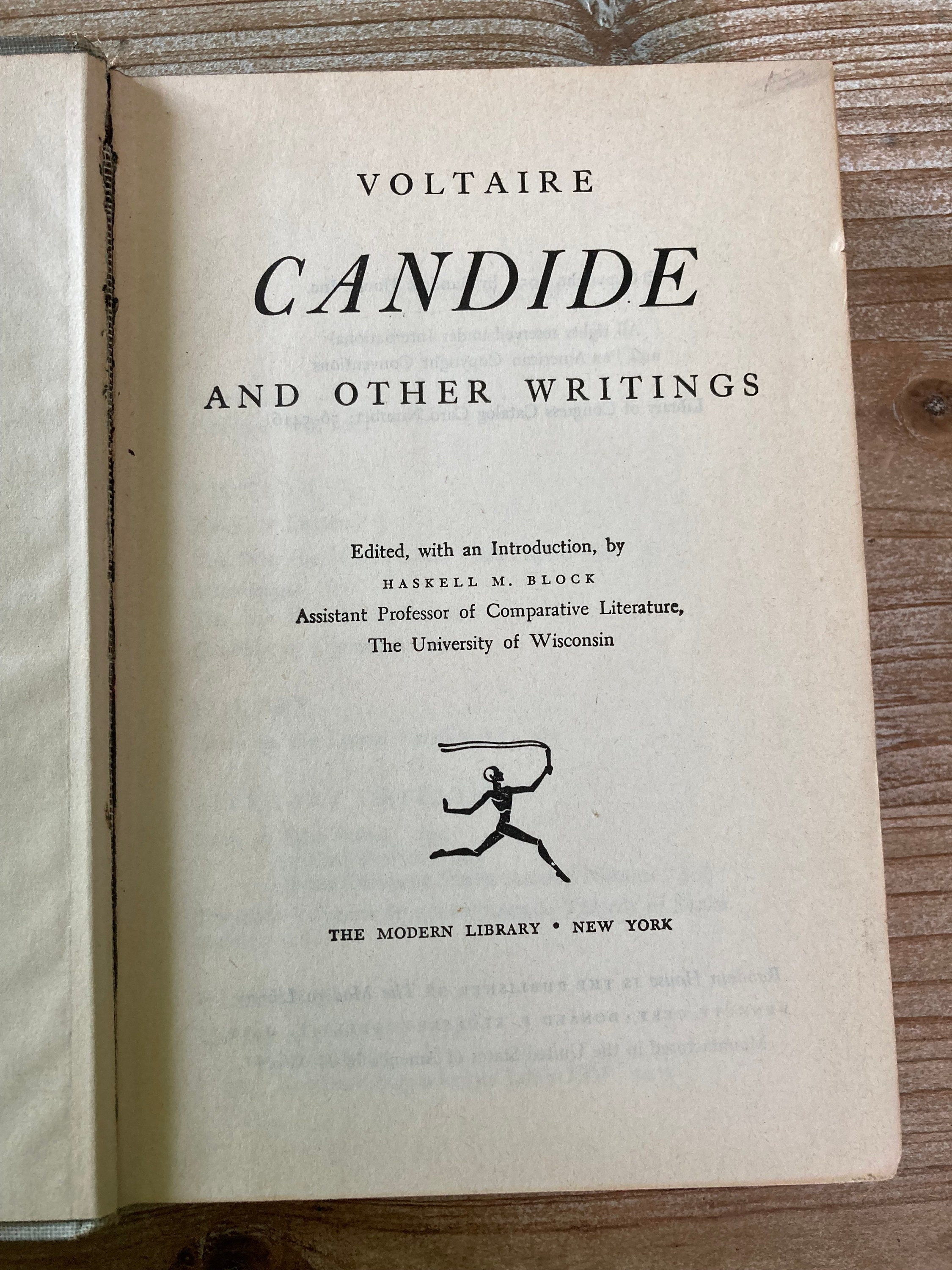 VOLTAIRE - Candide  Litterature audio.com