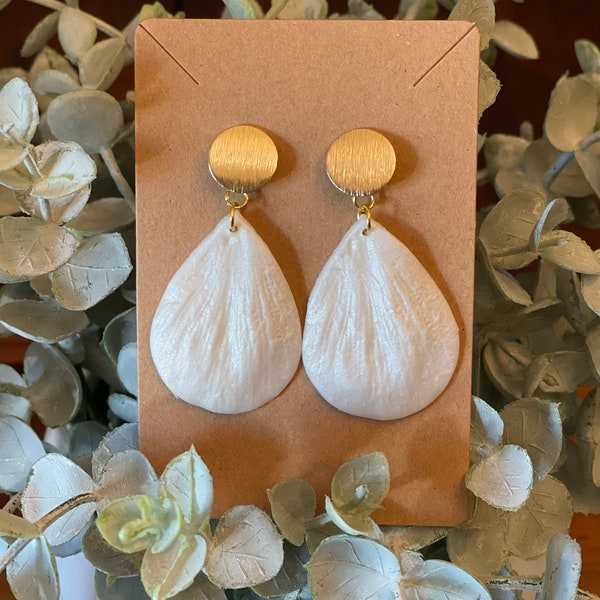 Ivory dangle earrings  / Bridal collection / handmade / gold accent / polymer clay earrings