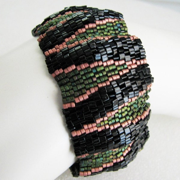 Large Tailored Ripples Peyote Cuff in Black, Green, and Copper (2524) - A Sand Fibers Creation