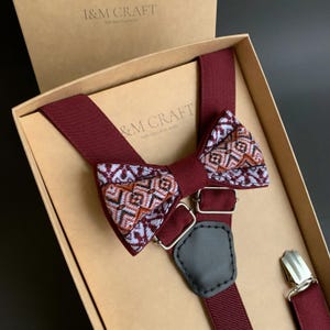 Herren Set Fliege und Hosenträger weinrot mit Stickerei, weinrote Hosenträger mit Fliege,Fliege für Hochzeit