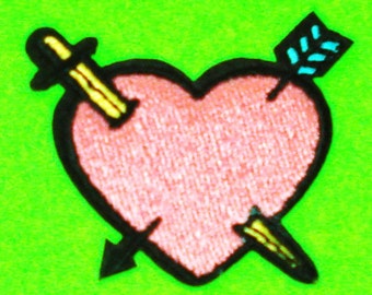 Pink Heart Old School Tattoo Flash Flecha cruzada y daga Totalmente bordado para planchar o coser en parche