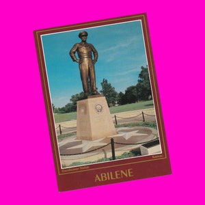 Carte postale vintage des années 1980 du Kansas Abilene Président Eisenhower Statue Center Sculpture Art historique Photochrome ère postalement inutilisé