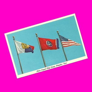 Tennessee Vintage anni '50 Cartolina Memphis City State Bandiere degli Stati Uniti all'aeroporto municipale Scena patriottica Stati Uniti Fotocromia Postalmente inutilizzata