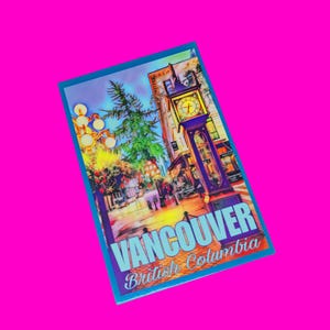 Vancouver Colombie-Britannique Canada Série Color Pops Downtown Harbour Horloge à vapeur Gastown Souvenir touristique Carte postale authentique crâne rose