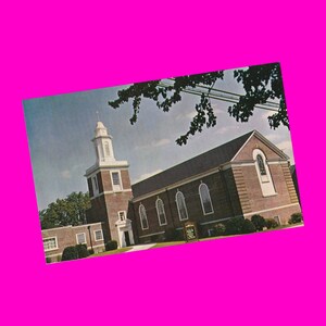 Carte postale vintage des années 1950 Delaware Milford Calvary United Methodist Church Building Architecture religieux Photochrome époque postalement non utilisé