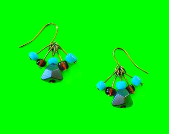 Vintage 1990s Blue and Cranberry Beaded Drop Cluster Jangle Boho Sweet Fun French Wire Pierced Earrings