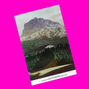 Lantern Press Canada Waterton Chief Mountain Alberta Ancienne photographie Colombie-Britannique Styliste exclusif Snail Mail Carte postale authentique NEUF