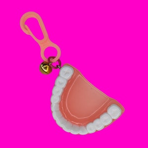 Dentaduras 80s repop encantos de plástico dentes chompers colorido charme colar pulseira * novo * clipe sino pingente trinket nostalgia diversão