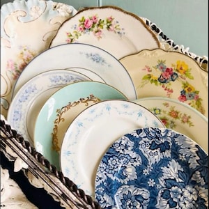 Mismatched China Plates • Mix and Match Vintage china • Alice in Wonderland • Wedding decor • Tea Party