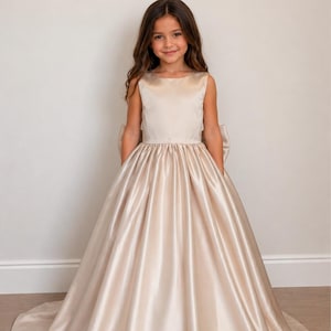 cute dresses for outdoor wedding Layered Tulle Skirt Lace Beach Dress Bridal Gown WD469 US10 / Custom Color The natural waistline is Are Black Bridesmaid Dresses Size:16.5 Large 32-33 Sleeve Silhouette: Circle Skirt