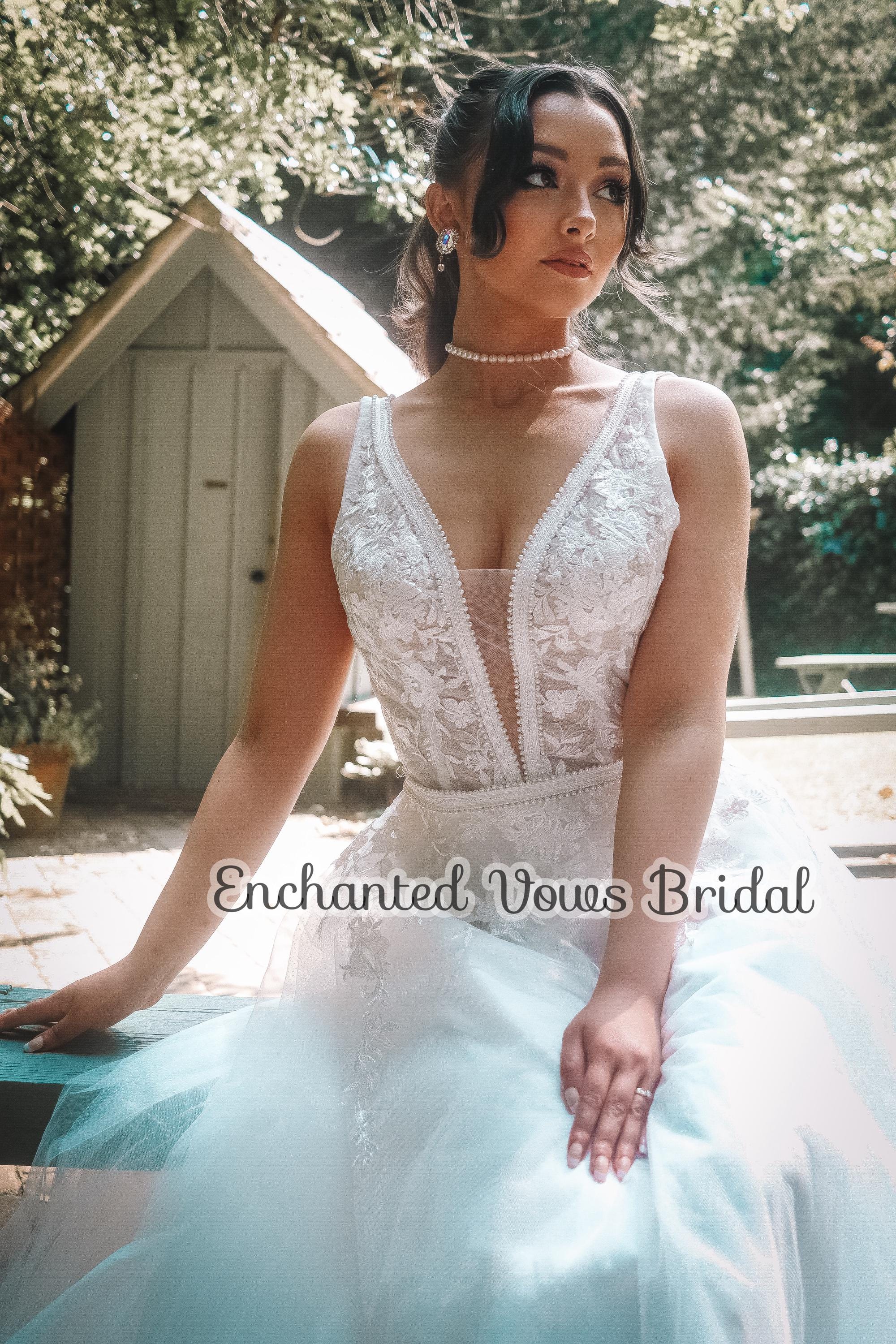 Lace Applique Tulle Wedding Dress: Plunge Neckline, Beach Bridal
