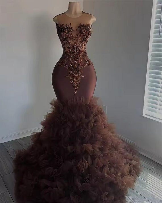 brown mermaid prom dress dress,ruffle train, chocolate color,brown applique,Reception Dress, Sleeveless outfit Size 15.5 Chic beige midi dress Rental Duration:16 days The ruched satin fabric