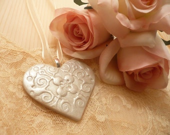 Wedding Bouquet Charm, Ivory Polymer Clay, Bride Bridesmaid Accessories, Artsy Clay Handmade