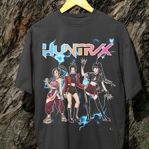 Huntrix Girls Shirt,Kpop Demon Hunters T-shirt,Vintage Huntrix Shirt,Huntrix Fan Shirt Gift,Rumi Zoey Mira Graphic Shirt,Kpop Huntrix HG01
