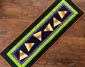 Halloween Table Runner or Panel Quilt Pattern, Candy Corn Twirl