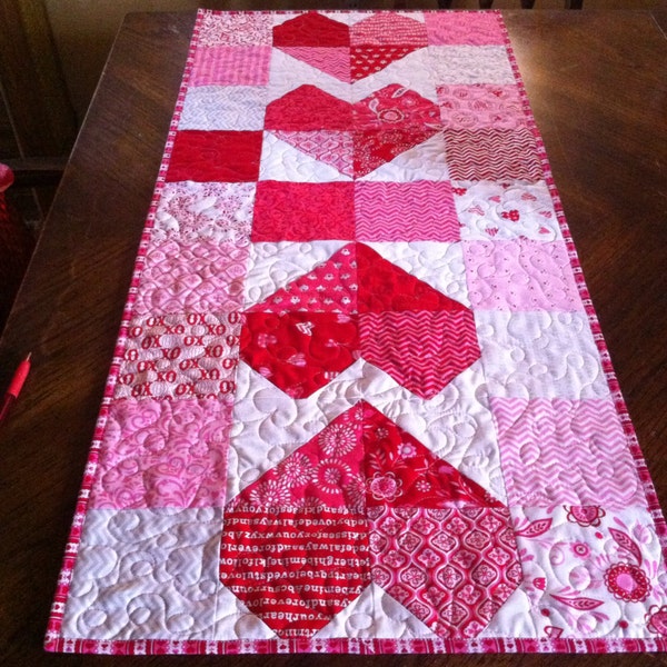 Printed pattern for Charming Hearts Easy Valentine Table Runner or 27 inch square, Charm pack and beginner friendly - 18 x 41 inches