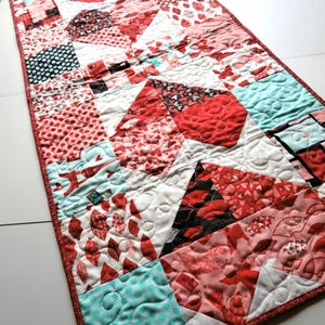Heart Table Runner Quilt Pattern, Charm Square Valentine Decor (PDF ...