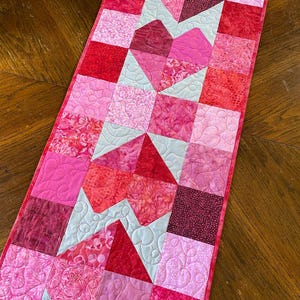 Heart Table Runner Quilt Pattern, Charm Square Valentine Decor (PDF ...
