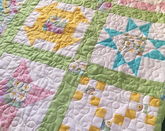 Easy Sampler Quilt pattern, Beginner lessons, learn to create 12 classic quilt blocks as you make this sampler quilt