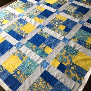 Fat Quarter Modern Quilt Pattern, Multi size - CityScape print copy, beginner level project