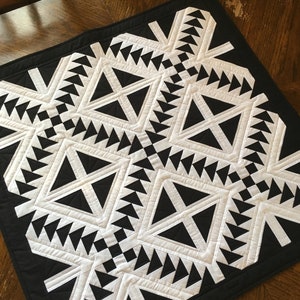 Crossflight Quilt Pattern: Black and White FPP Wallhanging (PDF Download)