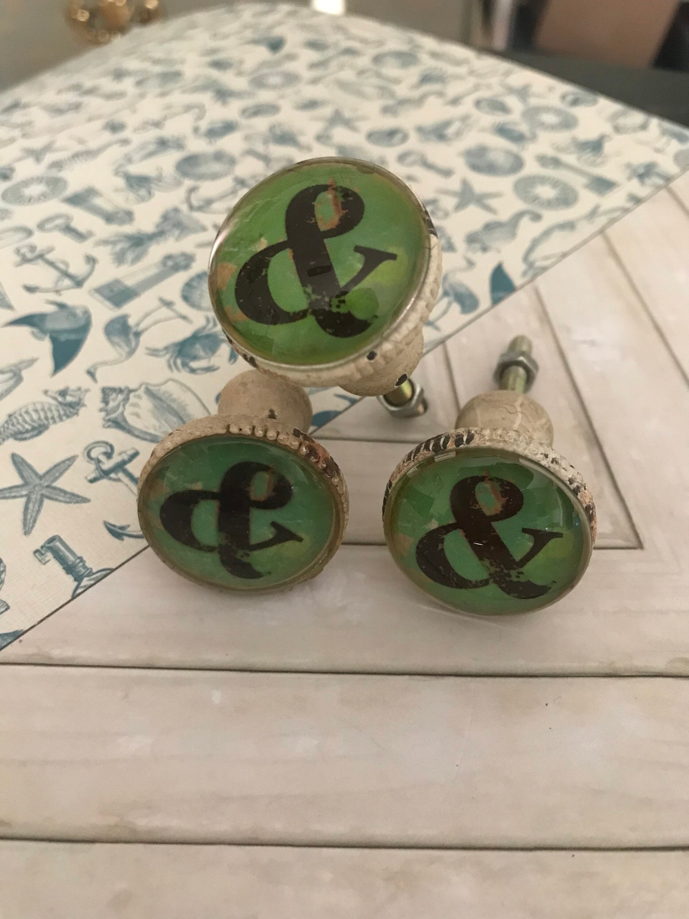 Letrero y perilla de gabinete de vidrio con hardware venta de | Etsy