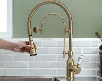 Brushed Gold Antique Style Pull Out Spray Kitchen Faucet , Solid Brass Kitchen Tap , Pull Down Dish Tap , Kitchen Vanity Decoration