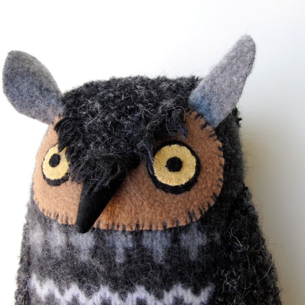 Super soft cashmere owl