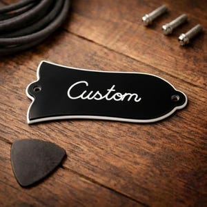 Anpassat skriptstångsskydd passar Gibson Les Paul, svart 2-lagers platta