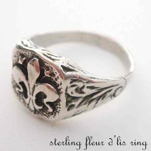 Fleur De Lis -- Elegant Sterling Silver Ring