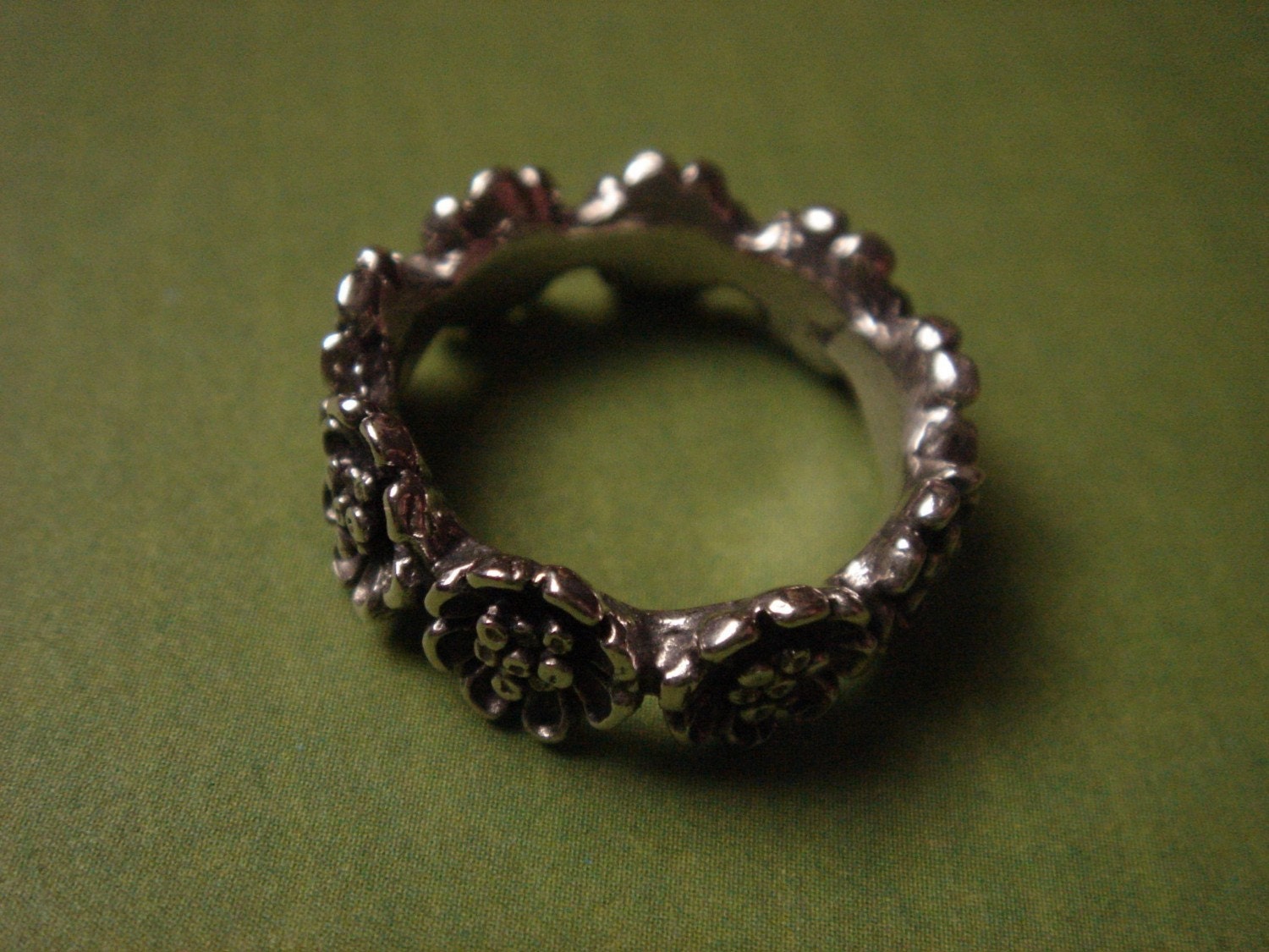 DAISY RING