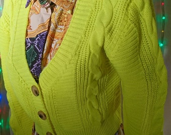 cardigan giallo per la primavera