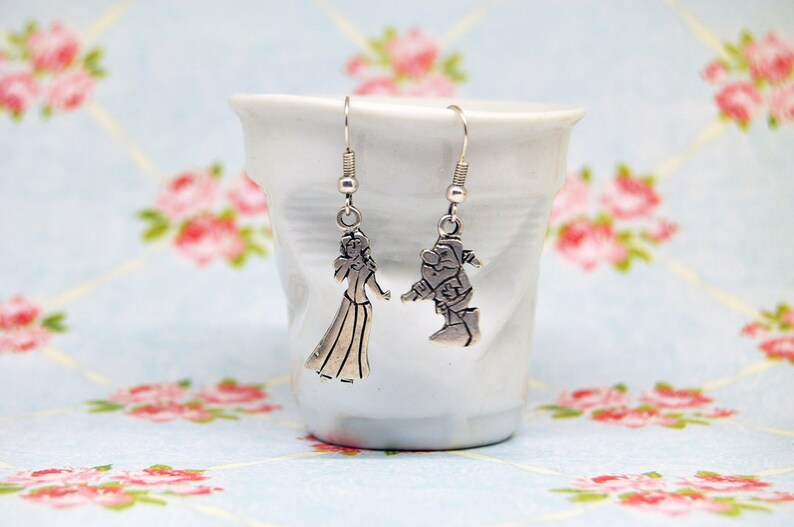 Snow White earrings,Fantasy Earrings,funny earrings,Cartoon Earrings,Fairy-tale Earrings
