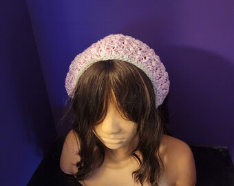 Bandana pour cheveux roses et blancs.