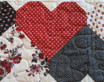 Låt oss spela Hearts "Ruby" röd bordslöpare